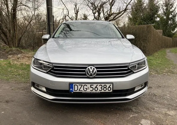 samochody osobowe Volkswagen Passat cena 62900 przebieg: 167000, rok produkcji 2016 z Dąbrowa Górnicza